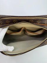 Louis Vuitton GM Monogram Reporter Bag