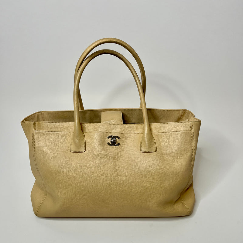 chanel cream leather tote bag
