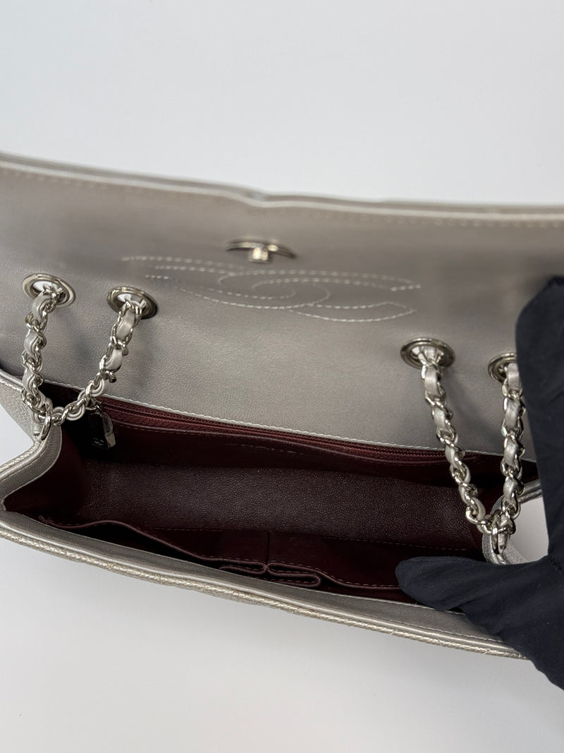 Chanel CC Filigree Wallet On Chain
