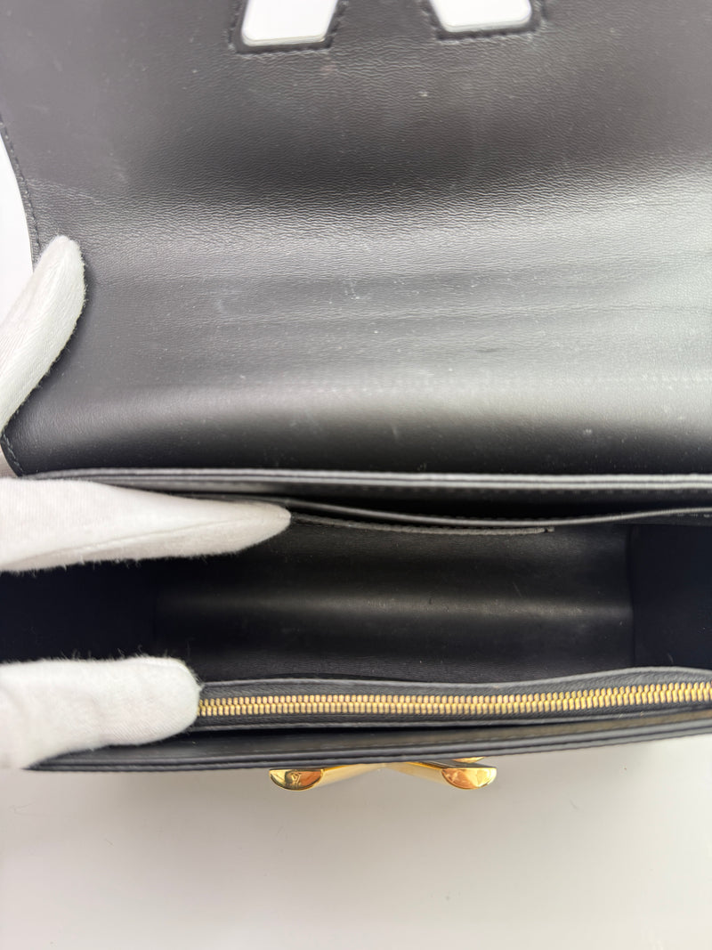 Louis Vuitton Black Epi Leather Twist MM Shoulder Bag