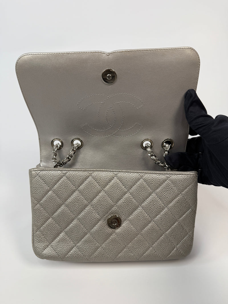 Chanel CC Filigree Wallet On Chain